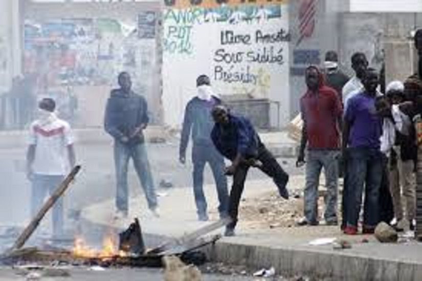 UCAD: Nouvel intifada ce 24 Mai, des étudiants pour réclamer leurs bourses