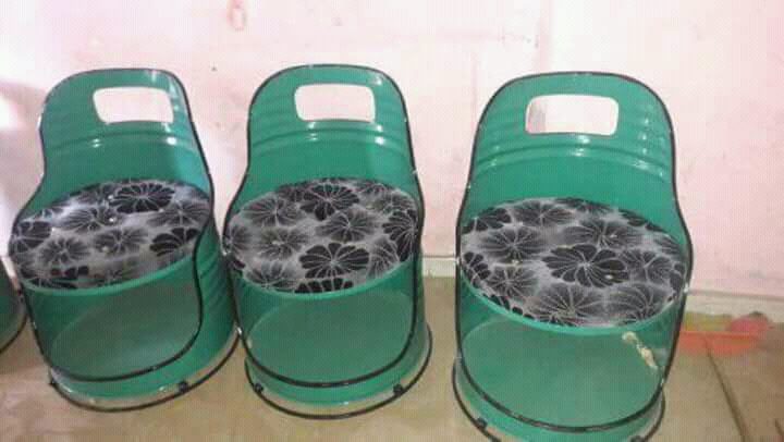 À Tambacounda, le menuisier Modou Thiam émerveille par ses « salons en barils »