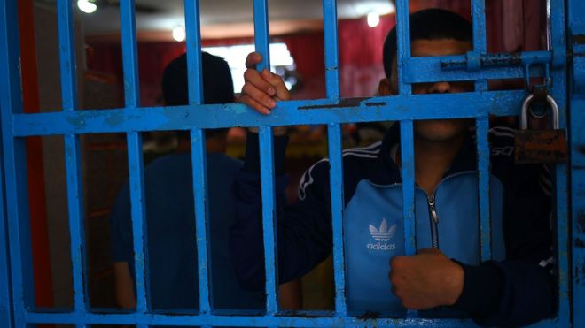 Egypte : Human Rights Watch dénonce des actes de torture dans les prisons