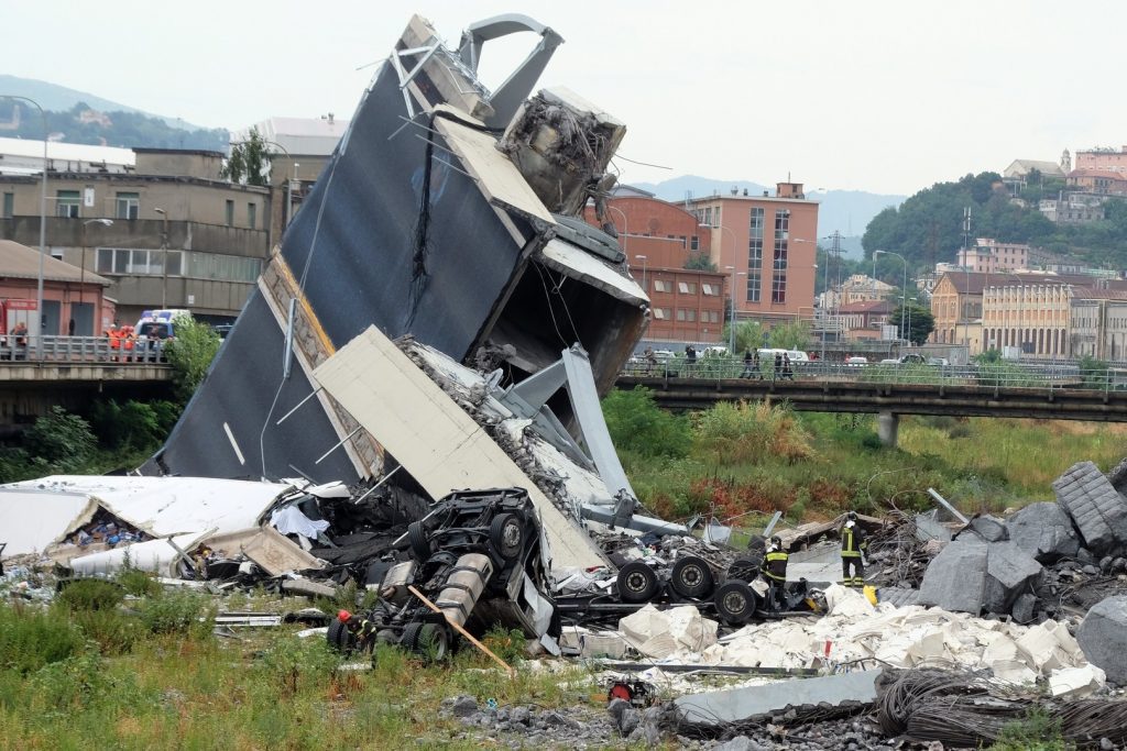 Italie : L’effondrement d’un pont à Gênes fait une vingtaine de morts