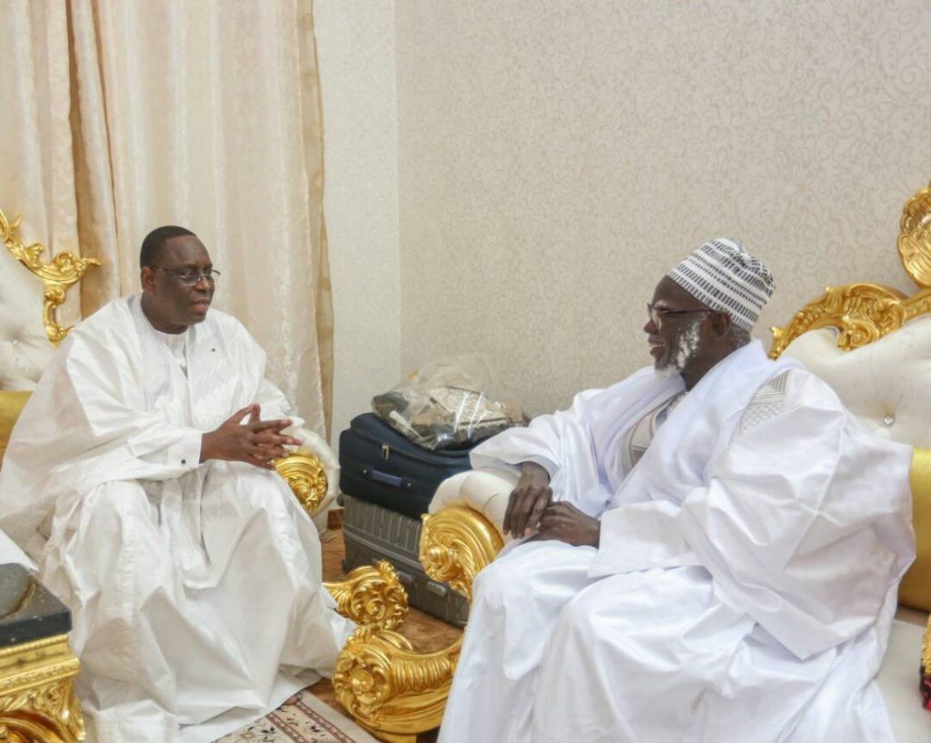 Touba-Les images de la visite de courtoisie de Macky Sall au khalife général des Mourides Serigne Mountakha Mbacké