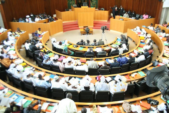Assemblée nationale : Le projet de loi portant suppression du poste de Premier ministre largement approuvé par les députés