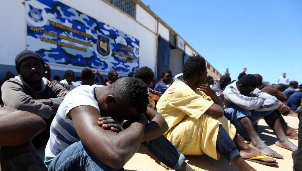 Libye : Un missile s’abat sur un centre de détention de migrants, et fait 40 morts