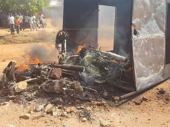 Mali :Une foule en colère tue un commissaire de police à Niono
