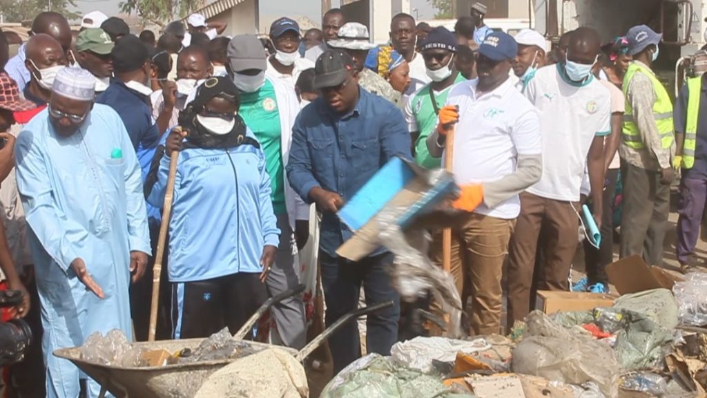 ZIGUINCHOR / Journée Nationale de la Propreté : Les populations aux côtés des autorités s’y donnent à cœur joie