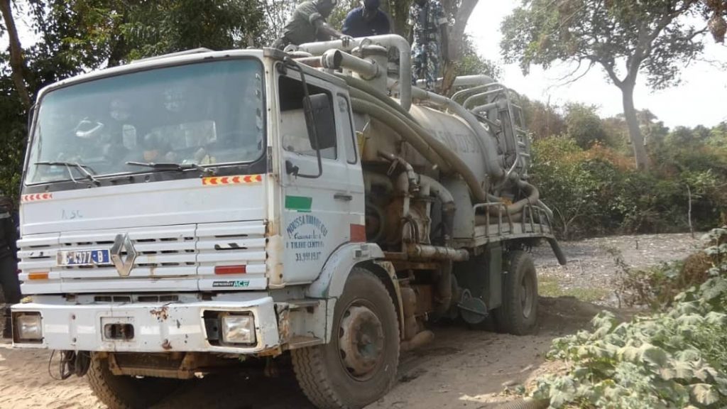 ZIGUINCHOR : Un chauffeur de camion-citerne retrouvé mort dans sa propre citerne, son apprenti évacué aux urgences