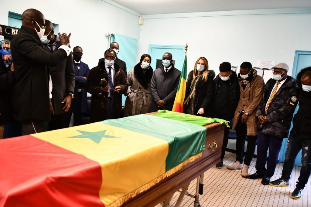 AIBD : Macky Sall préside la cérémonie d’hommages à Pape Bouba Diop