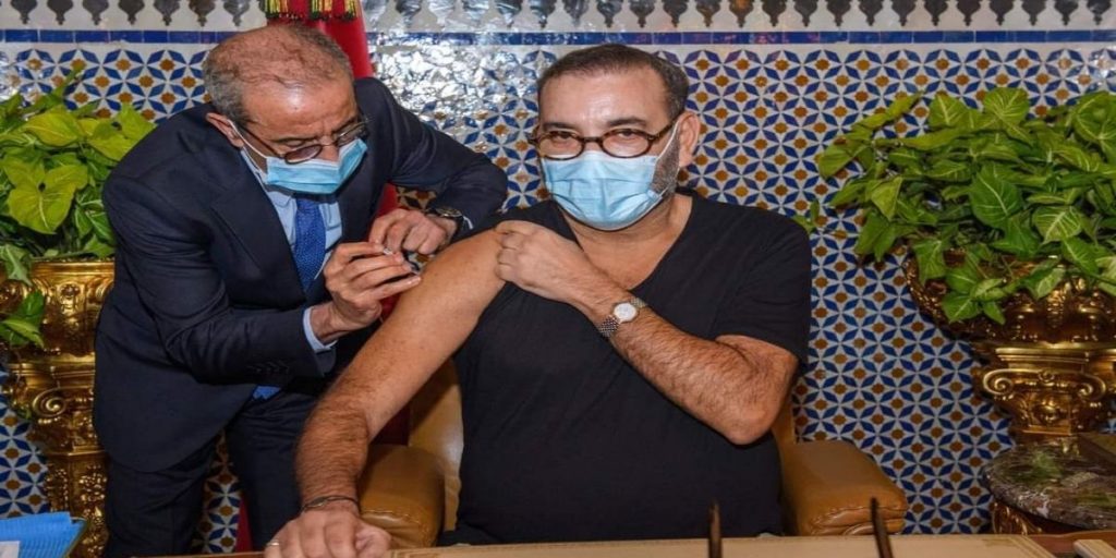 Maroc : Le Roi Mohammed VI se fait vacciner contre la Covid-19