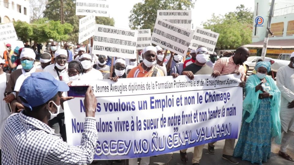 Thiès : Le Collectif des jeunes aveugles diplômés marchent pour l’emploi