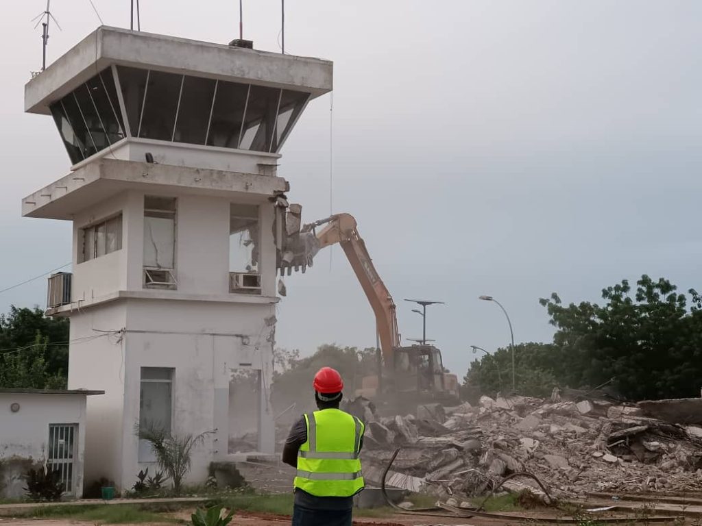 Ziguinchor / Reconstruction de l’aéroport : Le premier coup de pioche donné ce dimanche en présence du DG de AIBD SA