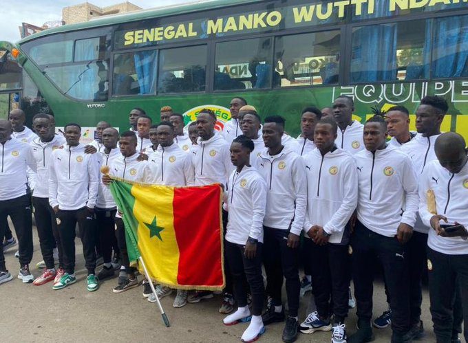 CHAN 2023 : L’équipe nationale locale de Football a reçu le drapeau national ce lundi