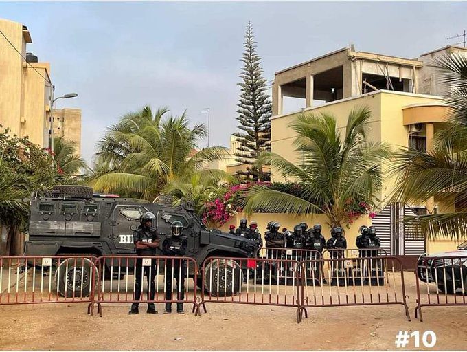 Le député Guy Marius Sagna dénonce le blocus des chemins menant au domicile de l’opposant Ousmane Sonko